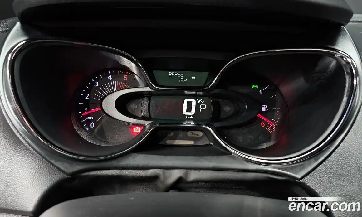 Renault QM3 2017 1.5 гидро в Москве № 1131116, фото 8