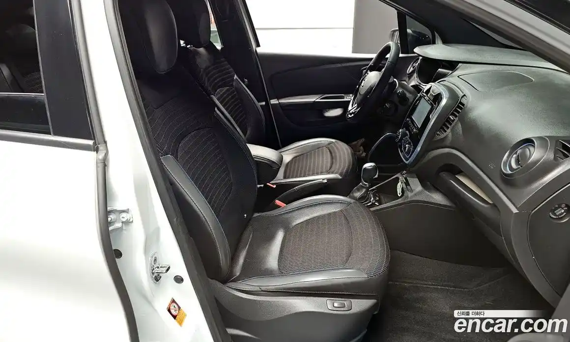 Renault QM3 2017 1.5 гидро в Москве № 1131116, фото 10