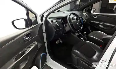 Renault QM3 2017 1.5 гидро в Москве № 1131280, миниатюра 10