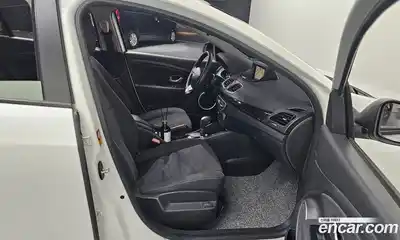 Renault SM3 2015 1.6 гидро в Москве № 1131358, миниатюра 12