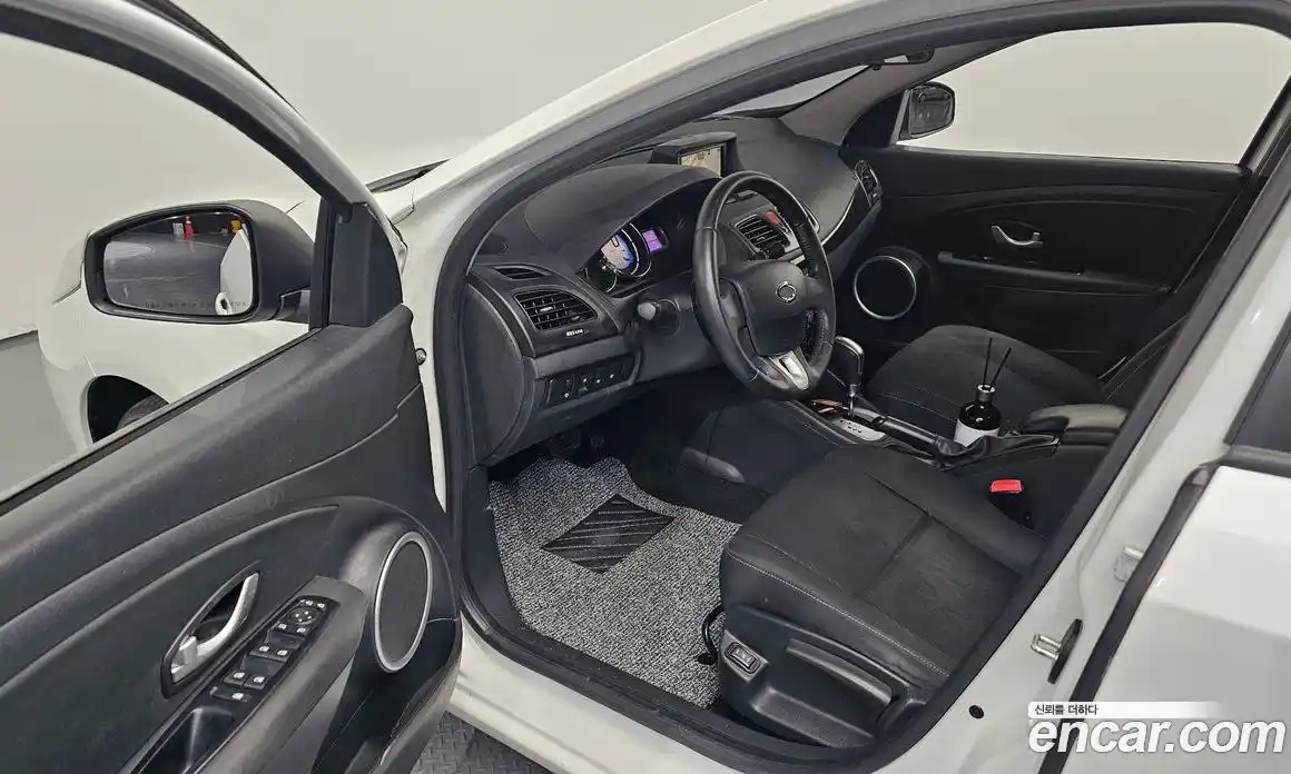 Renault SM3 2015 1.6 гидро в Москве № 1131358, фото 10