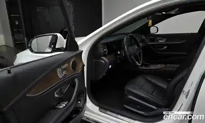 Mercedes-Benz E-Class 2021 2.0 гидро в Москве № 1132019, миниатюра 11