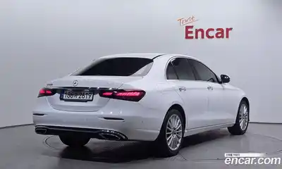 Mercedes-Benz E-Class 2021 2.0 гидро в Москве № 1132019, миниатюра 2