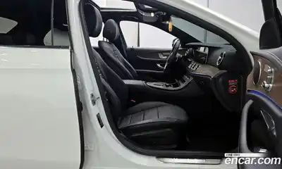 Mercedes-Benz E-Class 2021 2.0 гидро в Москве № 1132019, миниатюра 10