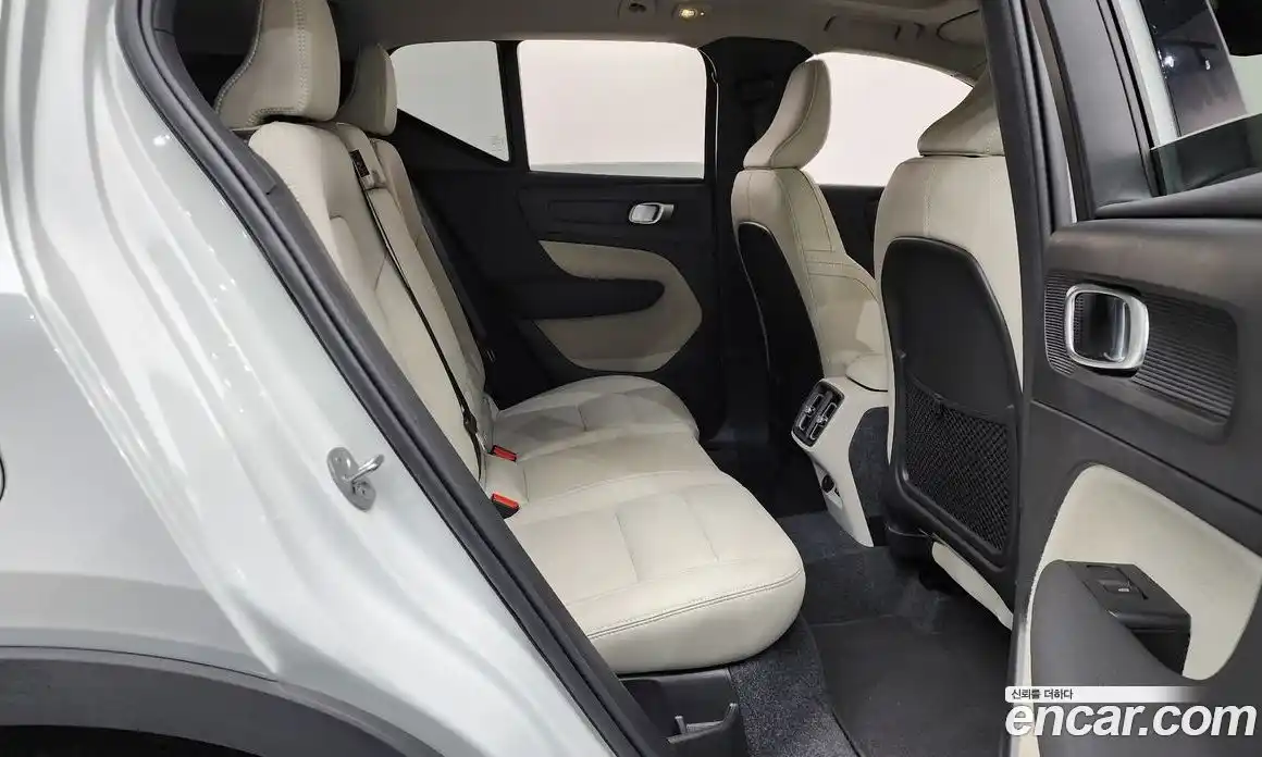 Volvo XC40 2025 2.0 гидро в Москве № 1132554, фото 12