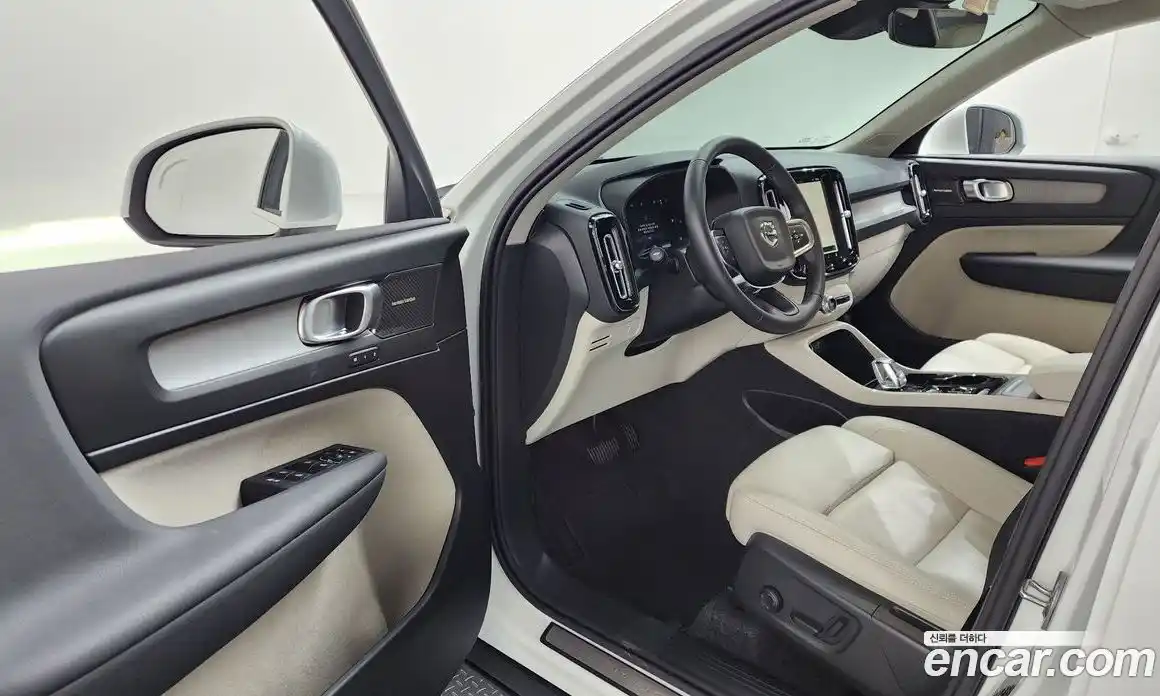 Volvo XC40 2025 2.0 гидро в Москве № 1132554, фото 10