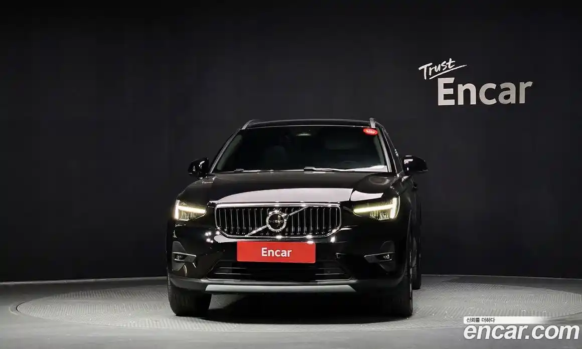 Volvo XC40 2023 2.0 гидро в Москве № 1132590, фото 3