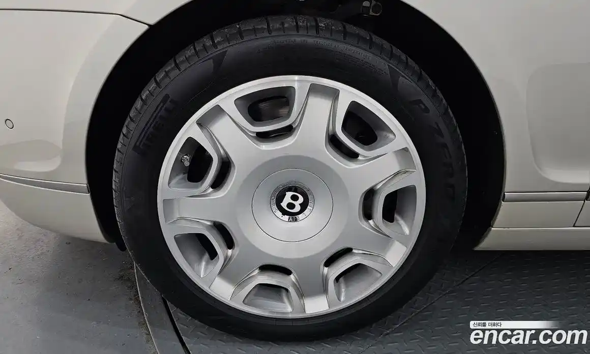 Bentley Flying Spur 2011 6.0 гидро в Москве № 1133630, фото 5