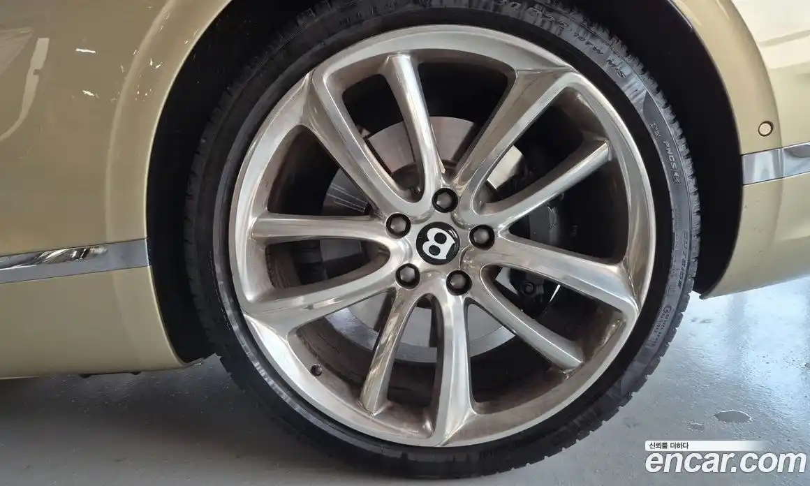 Bentley Continental 2023 4.0 гидро в Москве № 1134325, фото 9