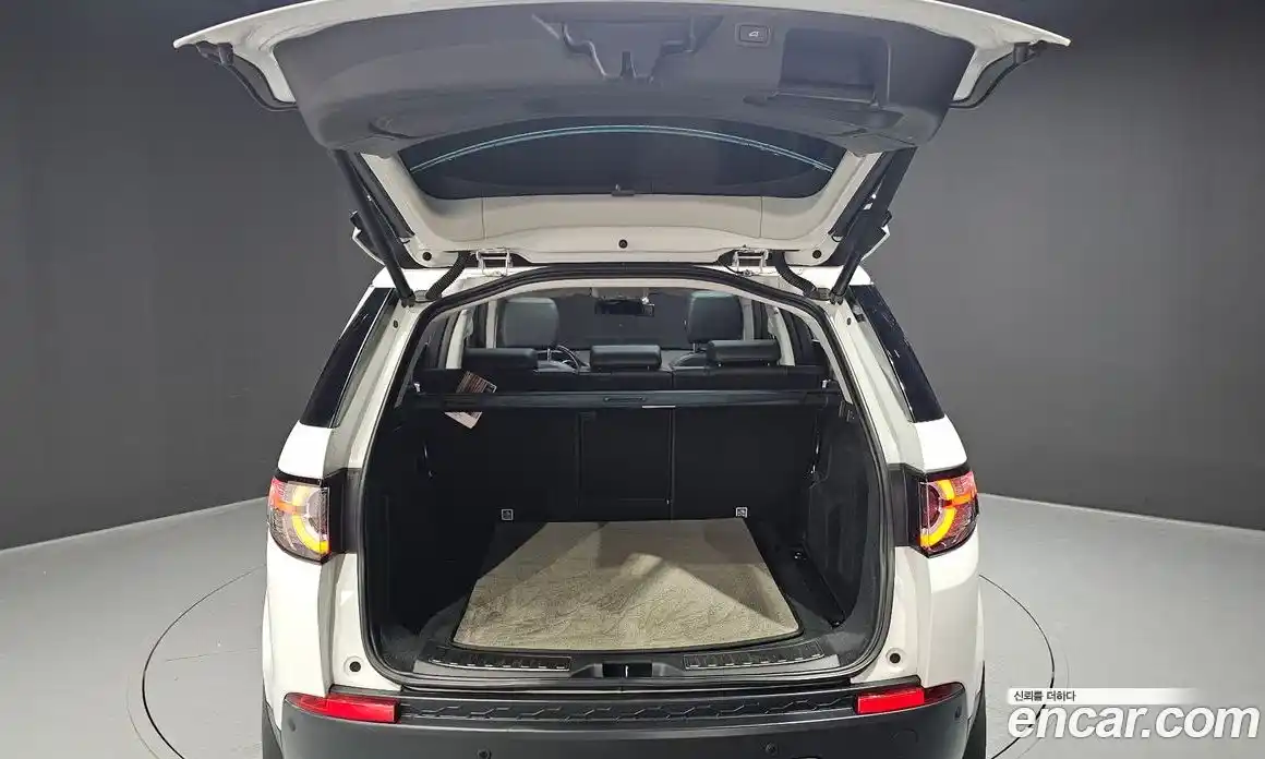 Land Rover Discovery Sport 2018 2.0 гидро в Москве № 1136460, фото 20
