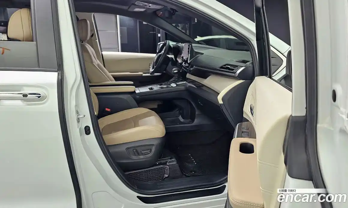 Toyota Sienna 2022 2.5 гидро в Москве № 1139345, фото 11