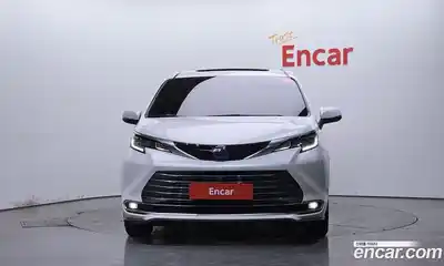 Toyota Sienna 2022 2.5 гидро в Москве № 1139345, миниатюра 3