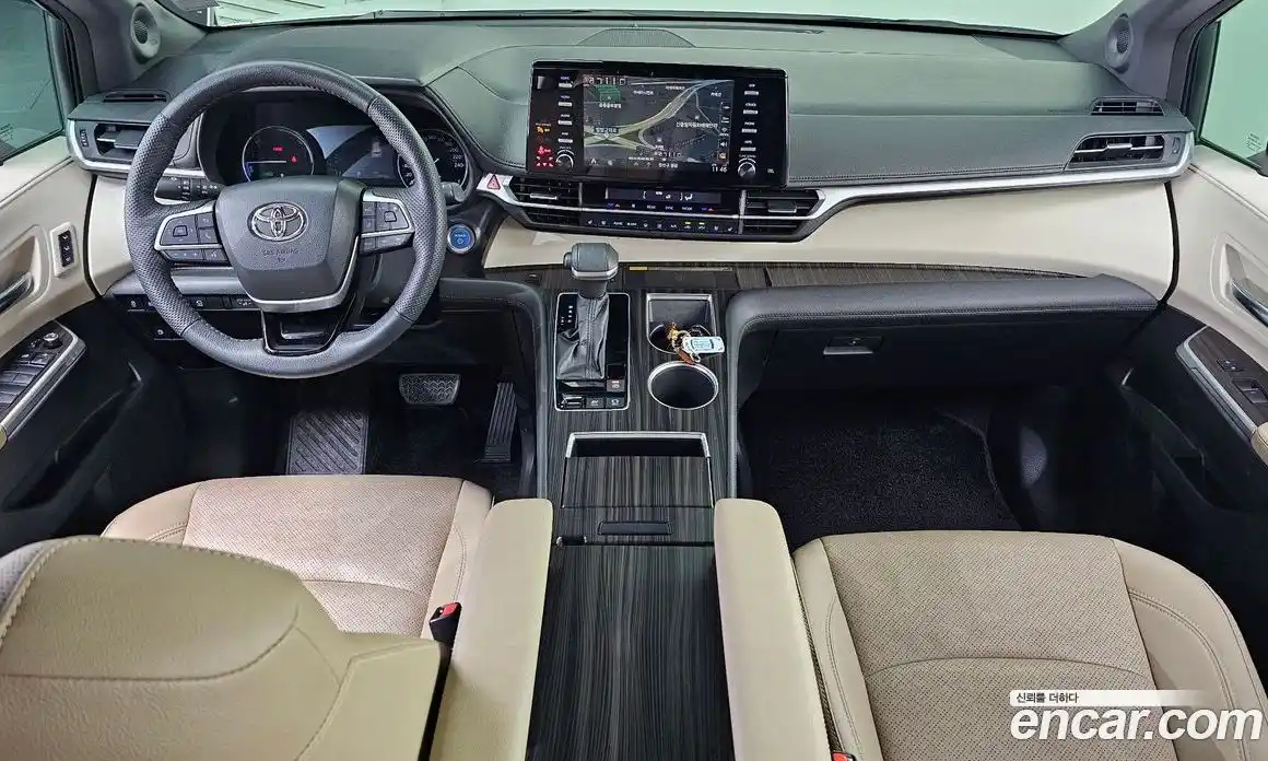 Toyota Sienna 2022 2.5 гидро в Москве № 1139345, фото 7