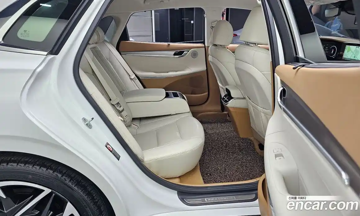 Hyundai Grandeur 2021 2.5 Автомат в Москве № 1141681, фото 11