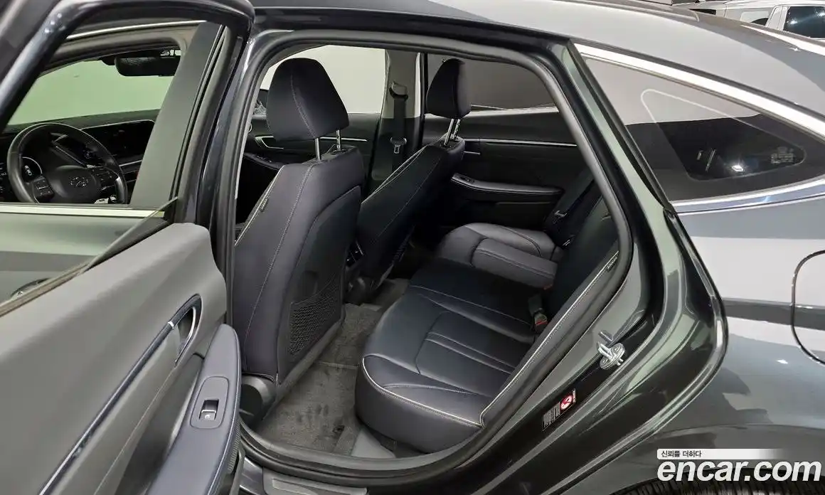 Hyundai Sonata 2021 2.0 Автомат в Москве № 1141749, фото 11