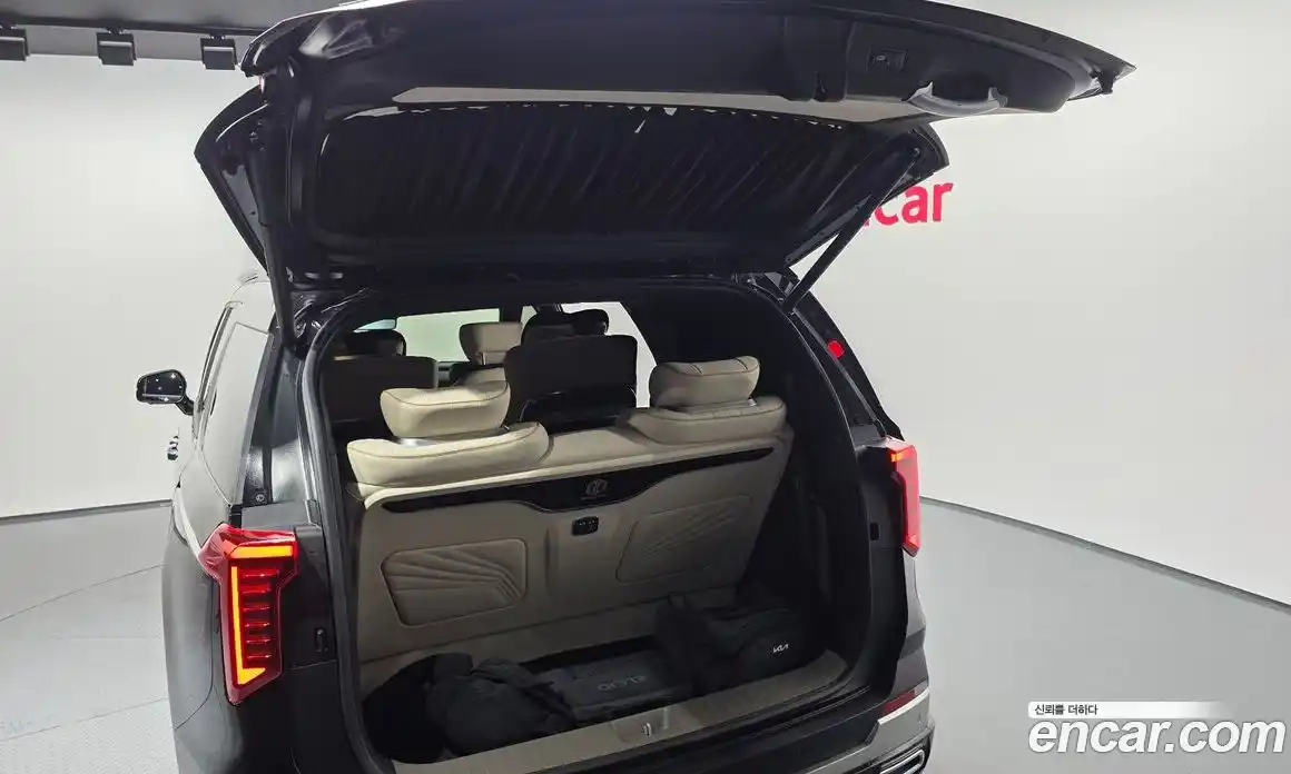 Kia Canival 2024 3.5 Автомат в Москве № 1142920, фото 20