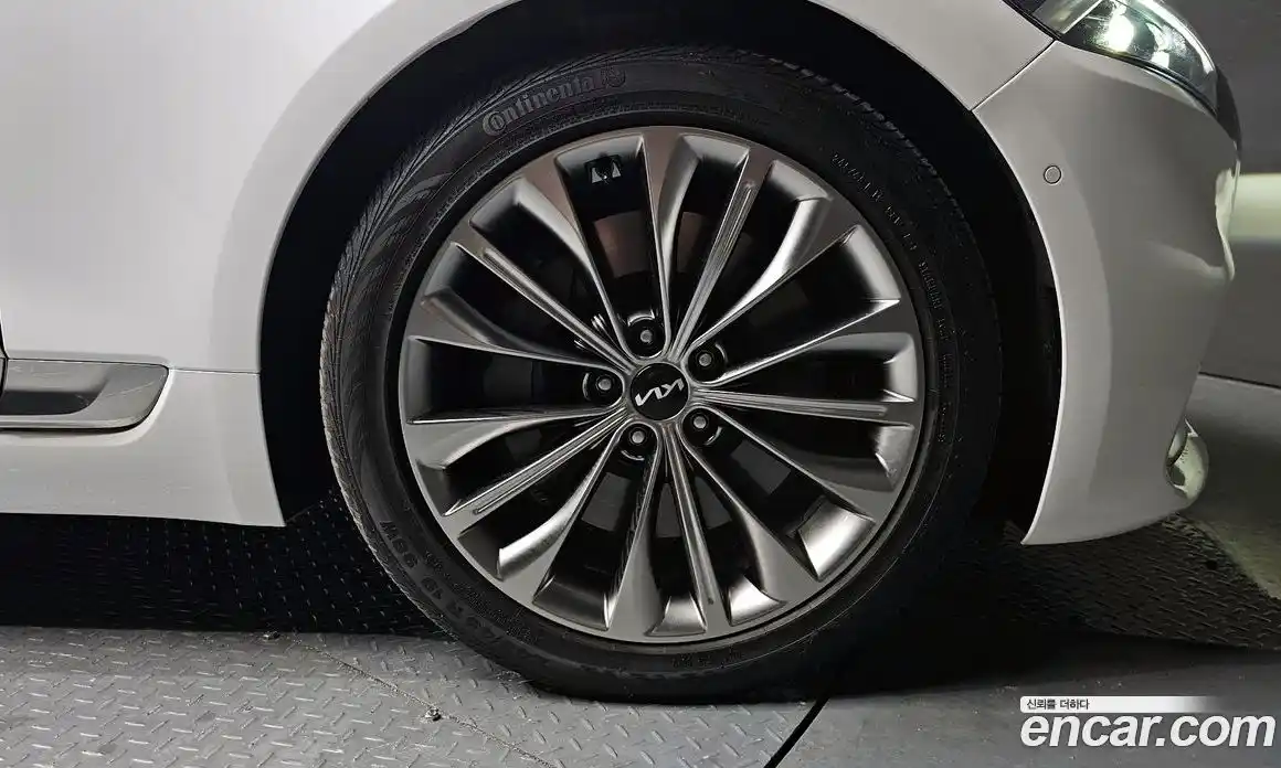 Kia K9 2023 3.3 Автомат в Москве № 1143076, фото 4