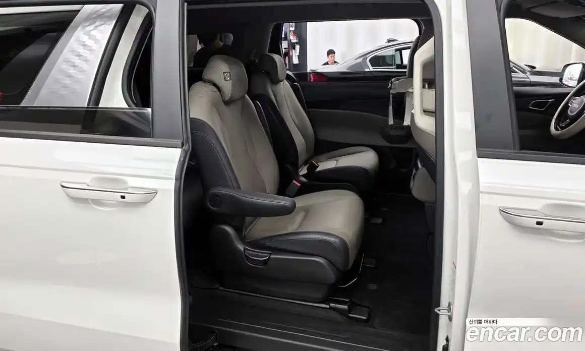 Kia Canival 2024 3.5 Автомат в Москве № 1143306, фото 12