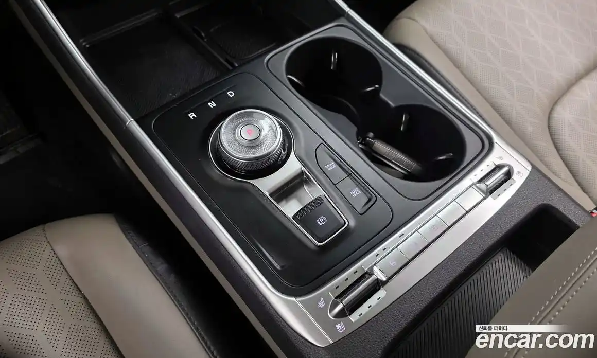 Kia Canival 2024 3.5 Автомат в Москве № 1143306, фото 9