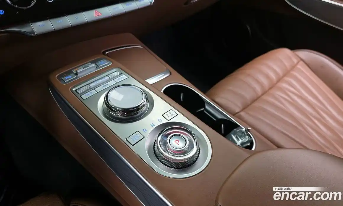 Genesis GV70 2022 2.5 Автомат в Москве № 1143608, фото 9