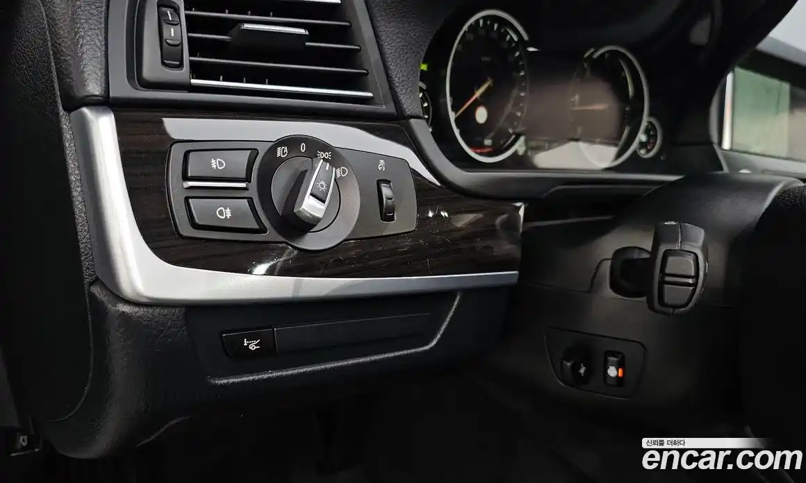 BMW 5-Series 2013 2.0 Автомат в Москве № 1146172, фото 17