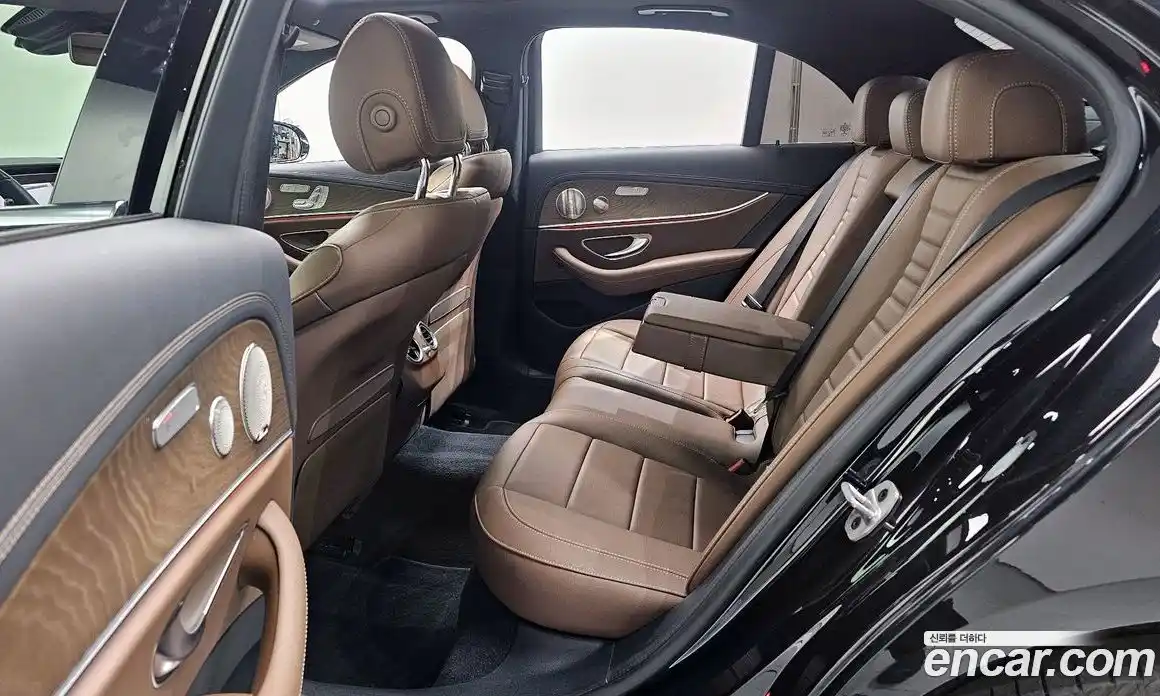 Mercedes-Benz E-Class 2023 2.0 Автомат в Москве № 1147852, фото 12