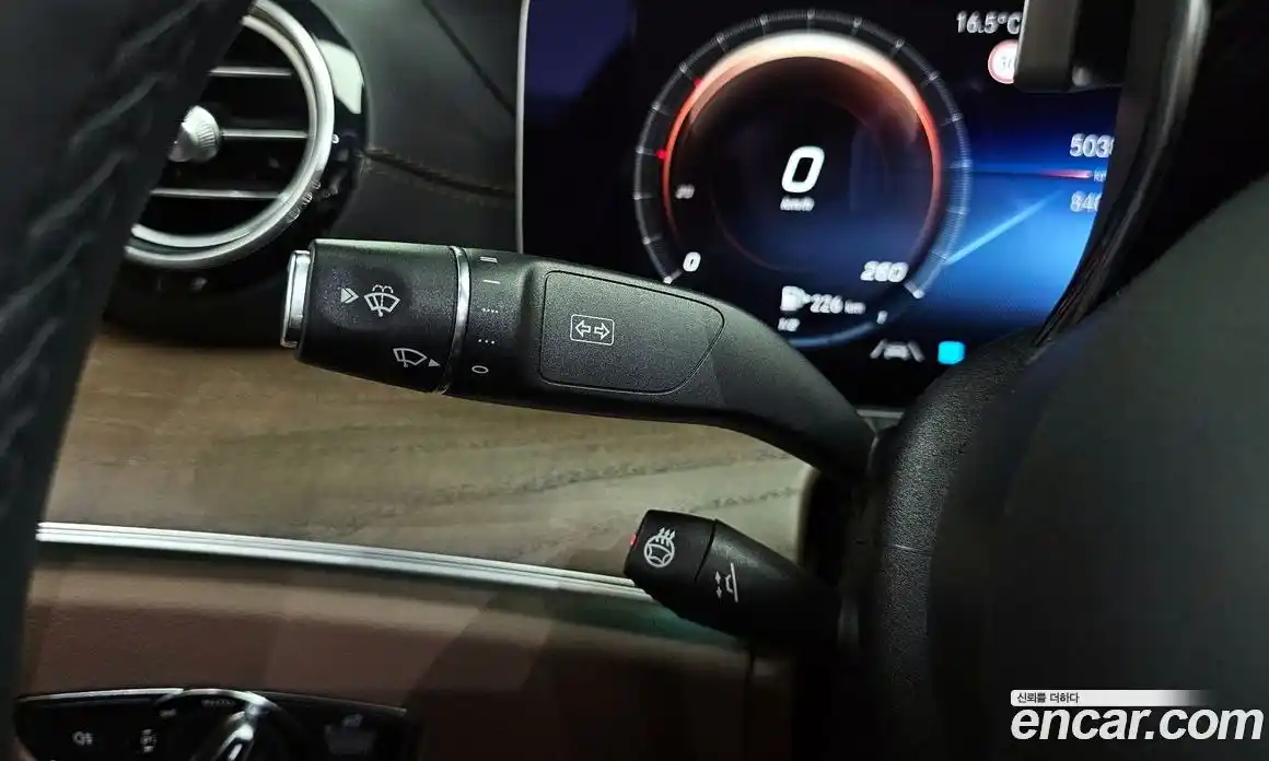 Mercedes-Benz E-Class 2023 2.0 Автомат в Москве № 1147852, фото 18