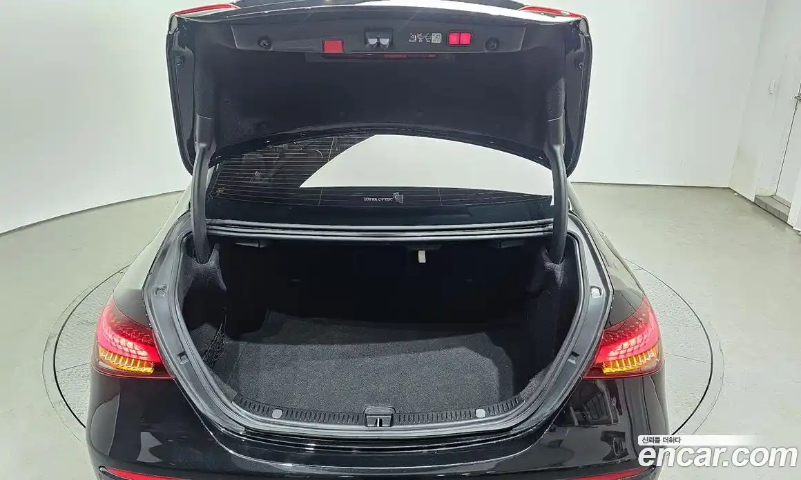 Mercedes-Benz E-Class 2023 2.0 Автомат в Москве № 1147852, фото 20