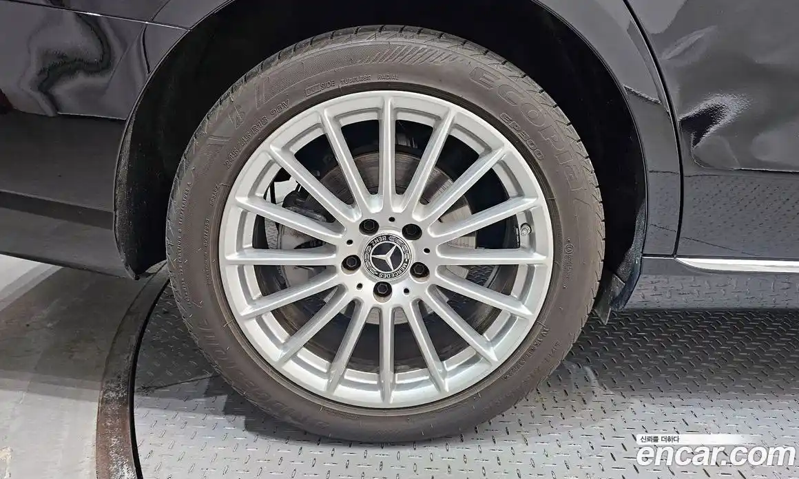 Mercedes-Benz E-Class 2023 2.0 Автомат в Москве № 1147852, фото 5