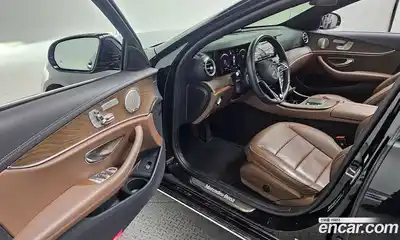 Mercedes-Benz E-Class 2023 2.0 Автомат в Москве № 1147852, миниатюра 10