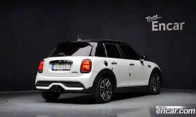 Mini Cooper 2023 2.0 гидро в Москве № 1149522, миниатюра 2