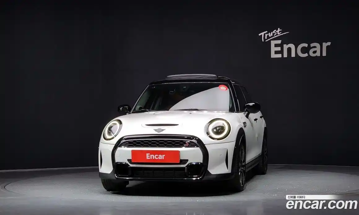 Mini Cooper 2023 2.0 гидро в Москве № 1149522, фото 3