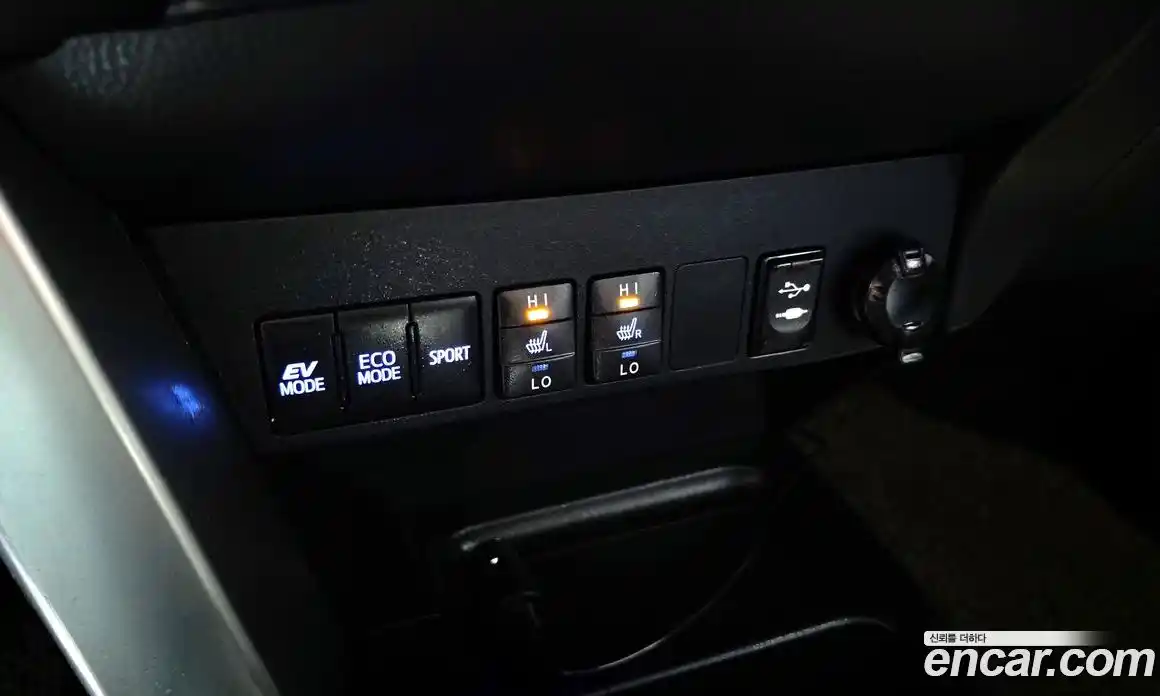 Toyota RAV4 2016 2.5 гидро в Москве № 1151731, фото 17