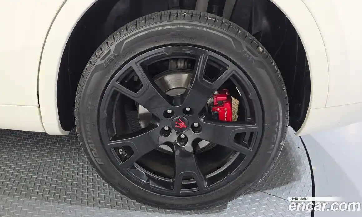 Maserati Levante 2018 3.0 гидро в Москве № 1152413, фото 4