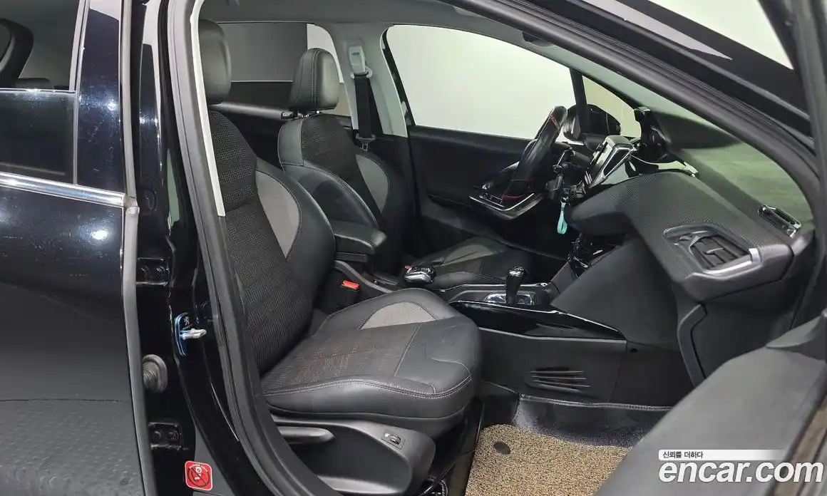 Peugeot 2008 2016 1.6 гидро в Москве № 1152837, фото 10