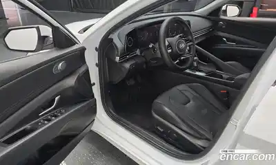 Hyundai Avante 2023 1.6 Автомат в Москве № 1154830, миниатюра 11