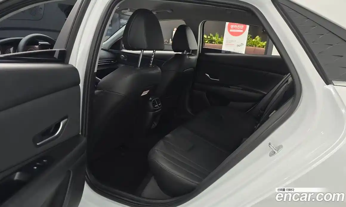 Hyundai Avante 2023 1.6 Автомат в Москве № 1154830, фото 12