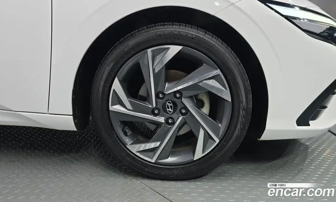 Hyundai Avante 2023 1.6 Автомат в Москве № 1154830, фото 5