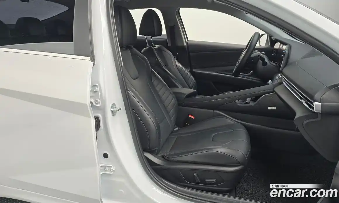 Hyundai Avante 2023 1.6 Автомат в Москве № 1154830, фото 10