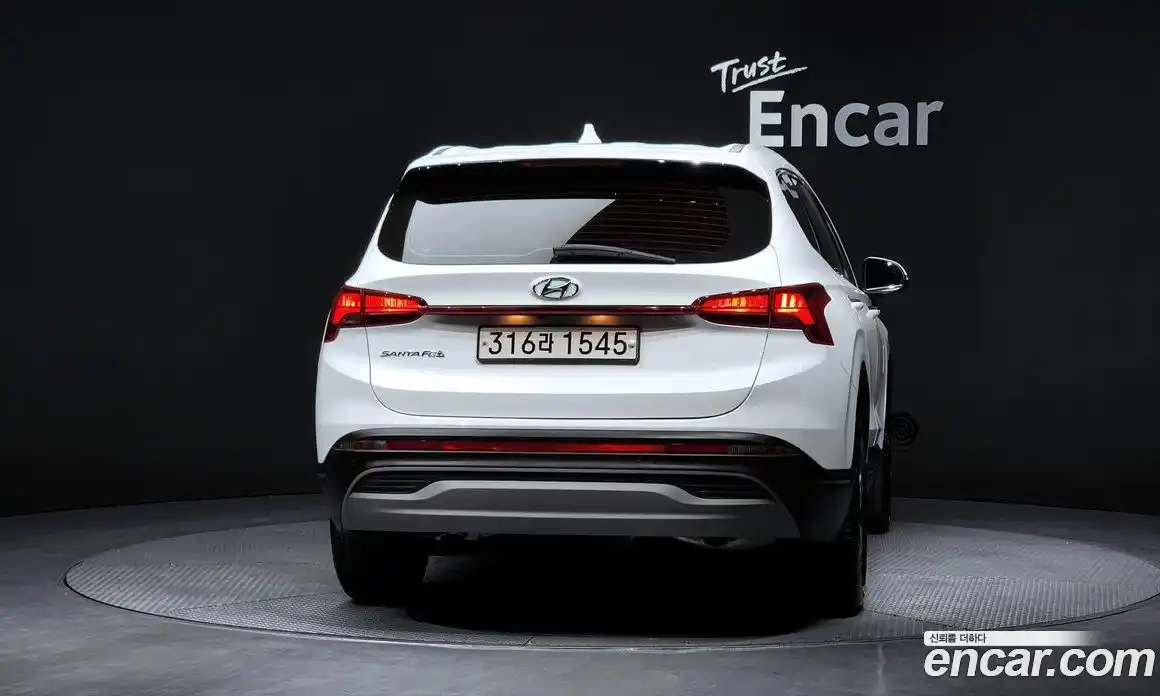 Hyundai Santa Fe 2022 2.2 Автомат в Москве № 1154997, фото 4