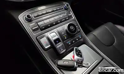 Hyundai Santa Fe 2022 2.2 Автомат в Москве № 1154997, миниатюра 9