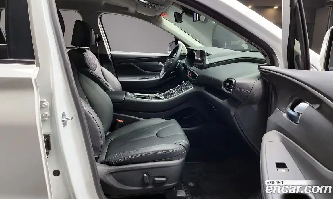 Hyundai Santa Fe 2022 2.2 Автомат в Москве № 1154997, фото 10