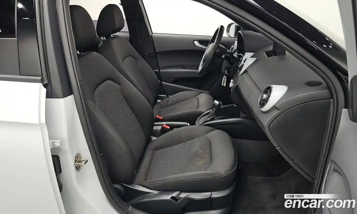 Audi A1 2013 1.6 гидро в Москве № 134634, фото 11