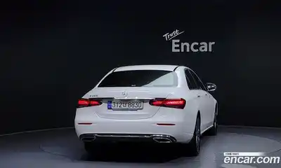 Mercedes-Benz E-Class 2023 2.0 гидро в Москве, миниатюра 4