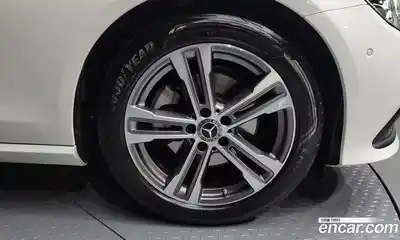 Mercedes-Benz E-Class 2023 2.0 гидро в Москве, миниатюра 5