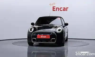 Mini Cooper Convertible 2024 2.0 гидро в Москве № 204649, миниатюра 3