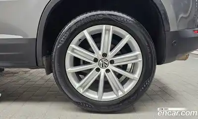 Volkswagen Tiguan 2013 2.0 гидро в Москве № 215238, миниатюра 5