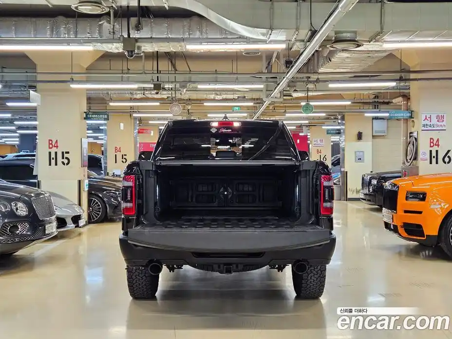 Dodge Ram Pick Up 2019 5.7 гидро в Москве № 256816, фото 18