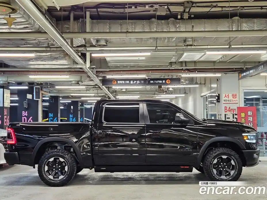 Dodge Ram Pick Up 2019 5.7 гидро в Москве № 256816, фото 20