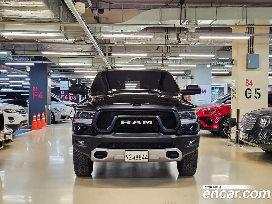 Dodge Ram Pick Up 2019 5.7 гидро в Москве № 256816, фото 3